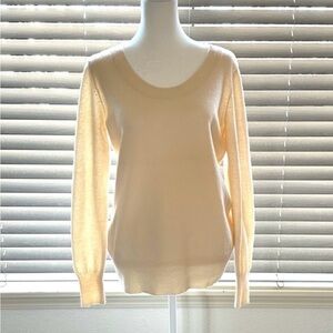 🦋Banana Republic Cream Cashmere Blend Sweater🦋